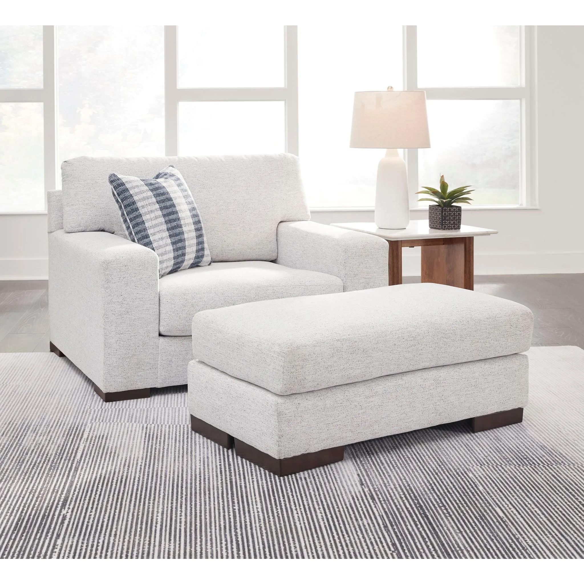 Belvoir-Exclusive Ottoman