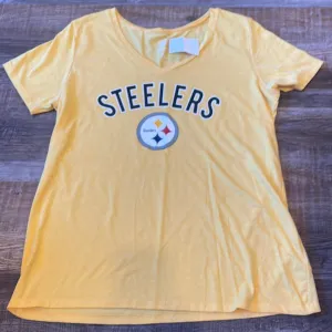 NFL Team Apparel Pittsburg Steelers Womens short sleeve shirt size Large