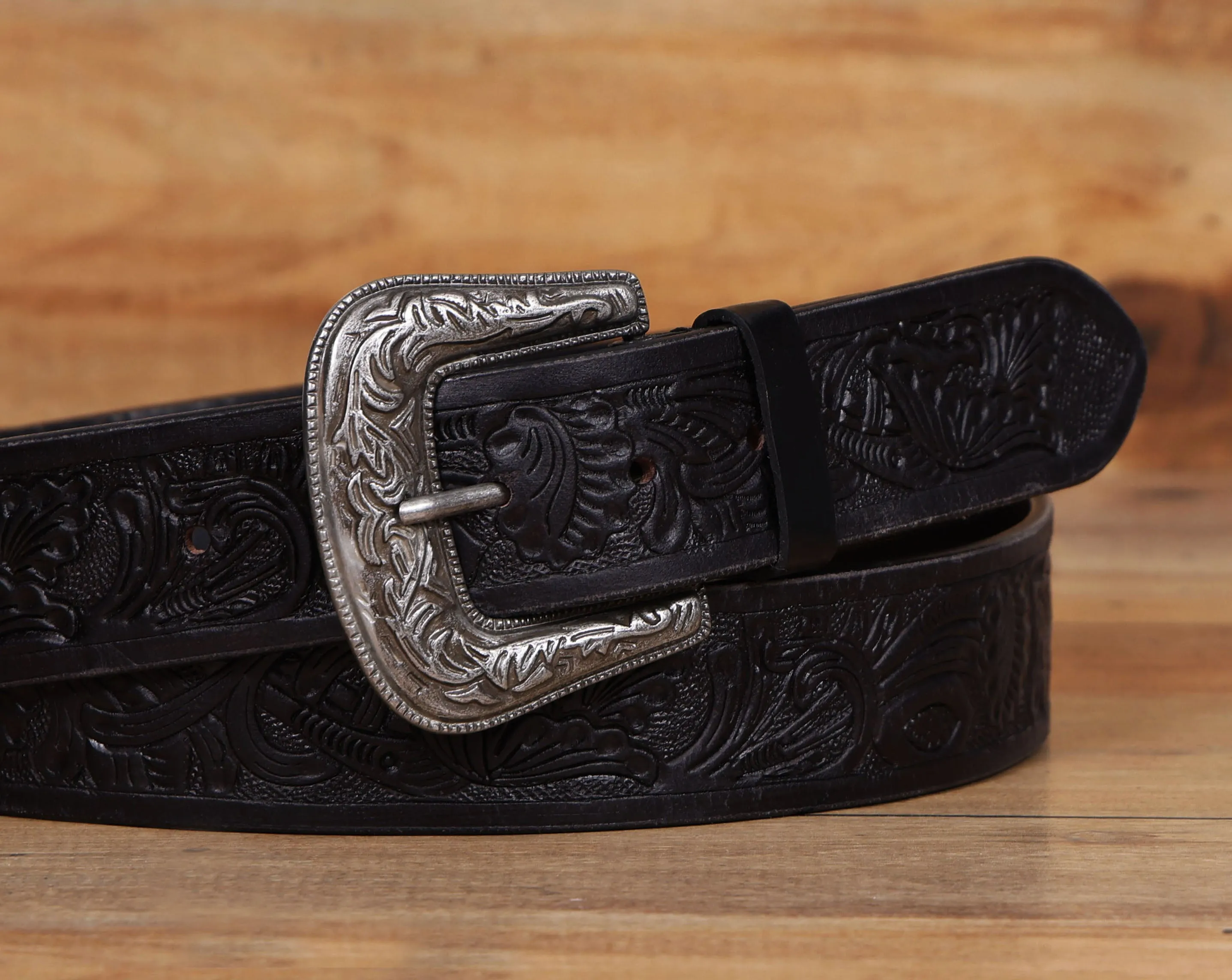 "Sophisticated Craftsmanship: Hand-Carved Black Leather Belts" Art: LB-815