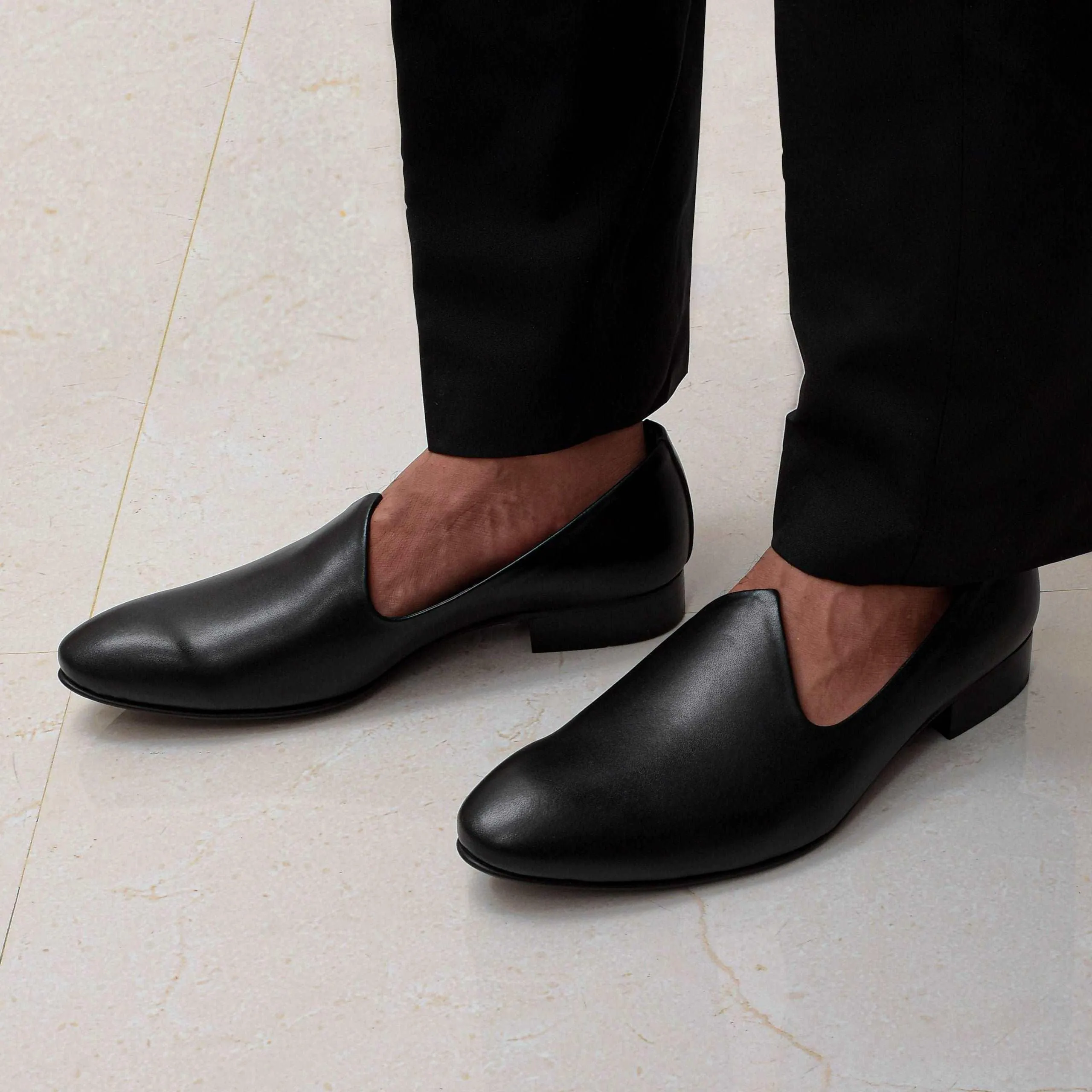 STUART | BLACK MOJDI